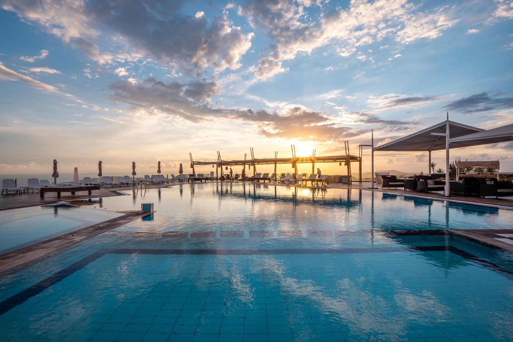 Orizontes Hotel Santorini Pýrgos Buitenkant foto